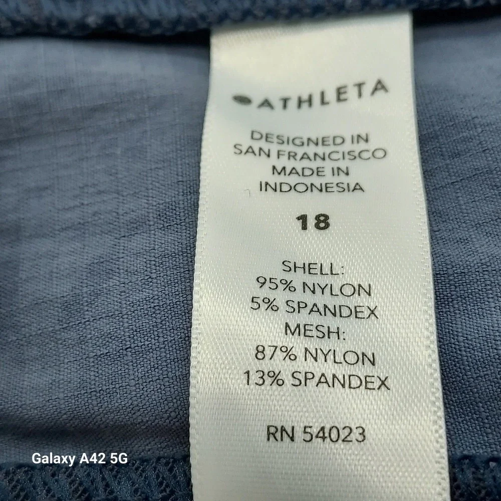 Athleta Trekkie North Printed Short Navy Blue Grey‎ Abstract Hiking 18 657667-00